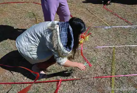Creating the pathways of a temporary labyrinth